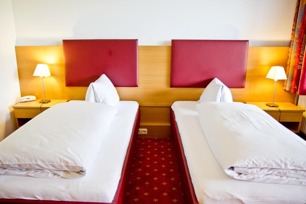 Gasthof-Hotel Bramosen Weyregg Quarto foto